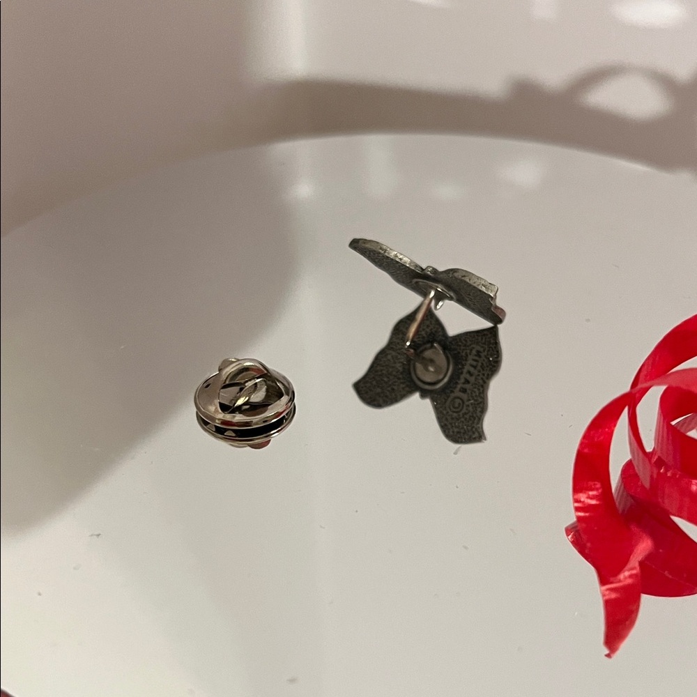 Intricate Silver Butterfly Brooch - Picture 8 of 8
